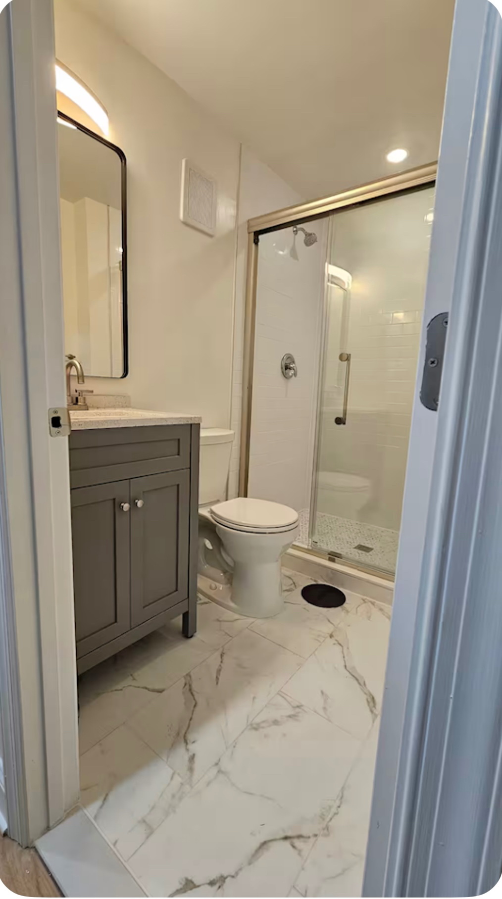 Cozy, furnished entire apartment in DC - Photo 7