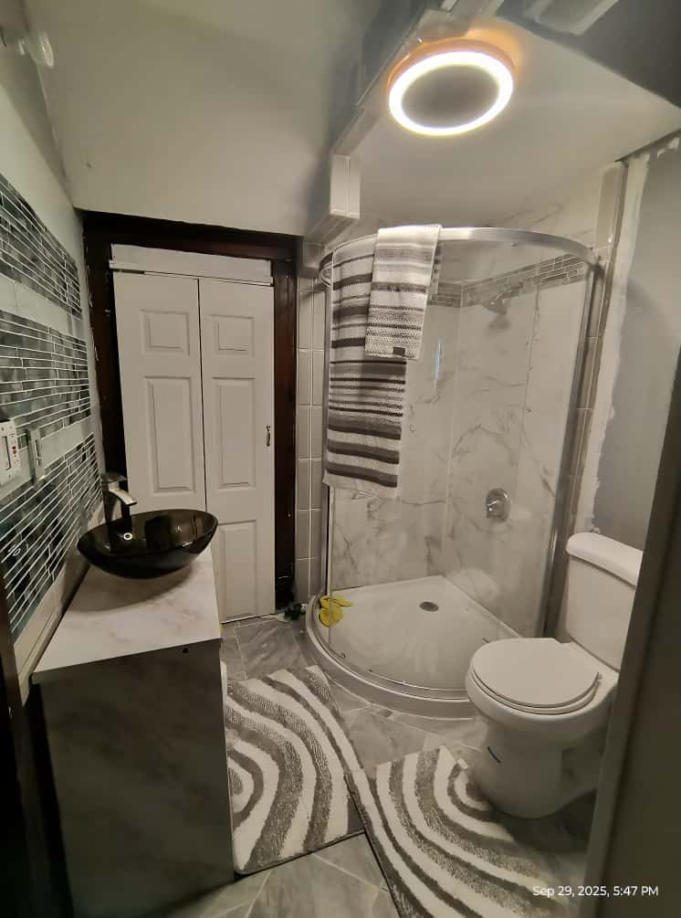 3 Bedrooms, 3 Min Walk to Vassar Hospital (Furnished) - Photo 9