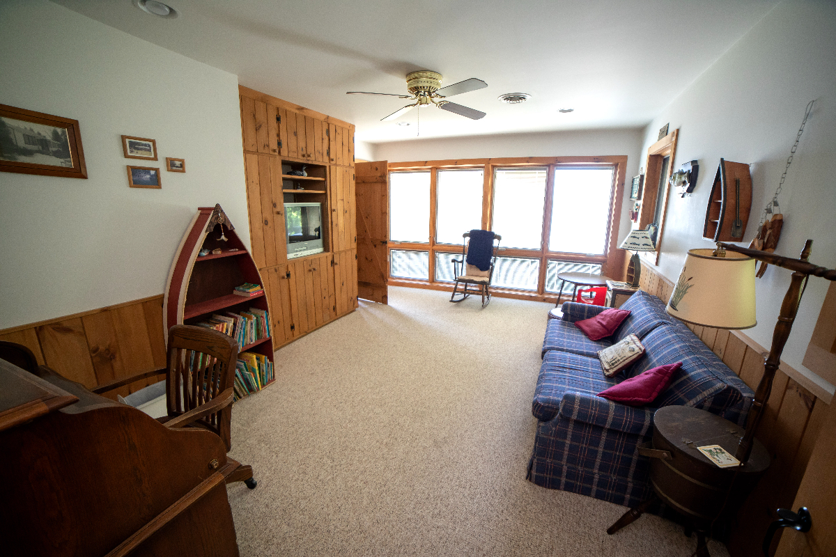 Gorgeous Lakefront Views - Photo 7