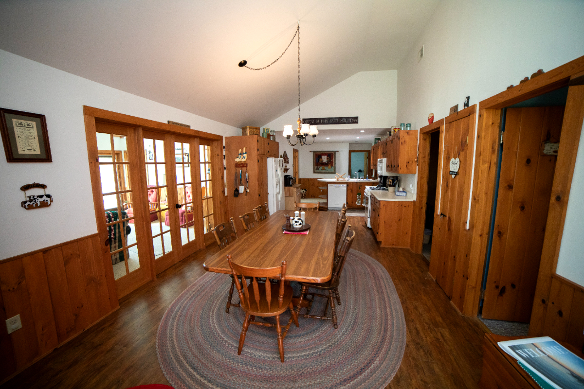 Gorgeous Lakefront Views - Photo 9