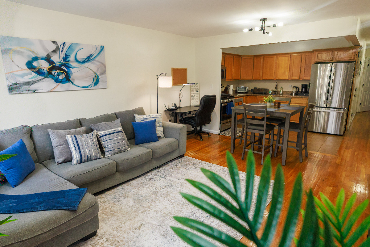 Spacious 3 Bed 2 full bath in Bronx NYC - Fast 1G Internet, Safe, Convenient Location Near Everythin - Photo 1
