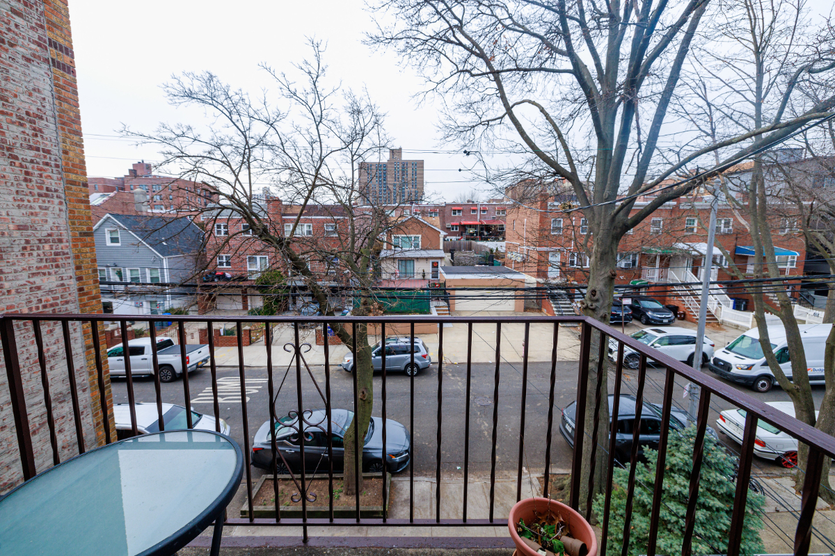 Spacious 3 Bed 2 full bath in Bronx NYC - Fast 1G Internet, Safe, Convenient Location Near Everythin - Photo 9