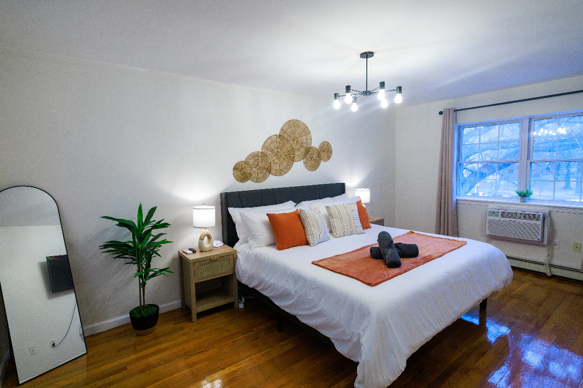 Spacious 3 Bed 2 full bath in Bronx NYC - Fast 1G Internet, Safe, Convenient Location Near Everythin - Photo 2