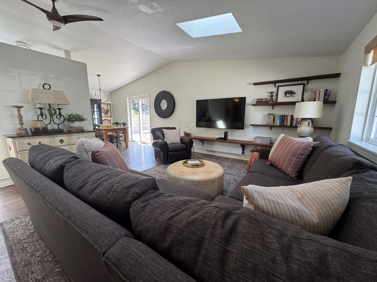 Quiet Cul-De-Sac 3-BE 2-BA Home With Backyard Park Entrance Near Hospitals, Trails, Shopping And Dining In Bend - Photo 1