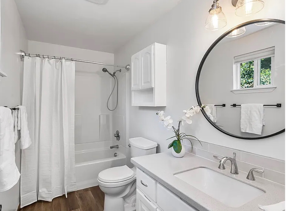 Quiet Cul-De-Sac 3-BE 2-BA Home With Backyard Park Entrance Near Hospitals, Trails, Shopping And Dining In Bend - Photo 6