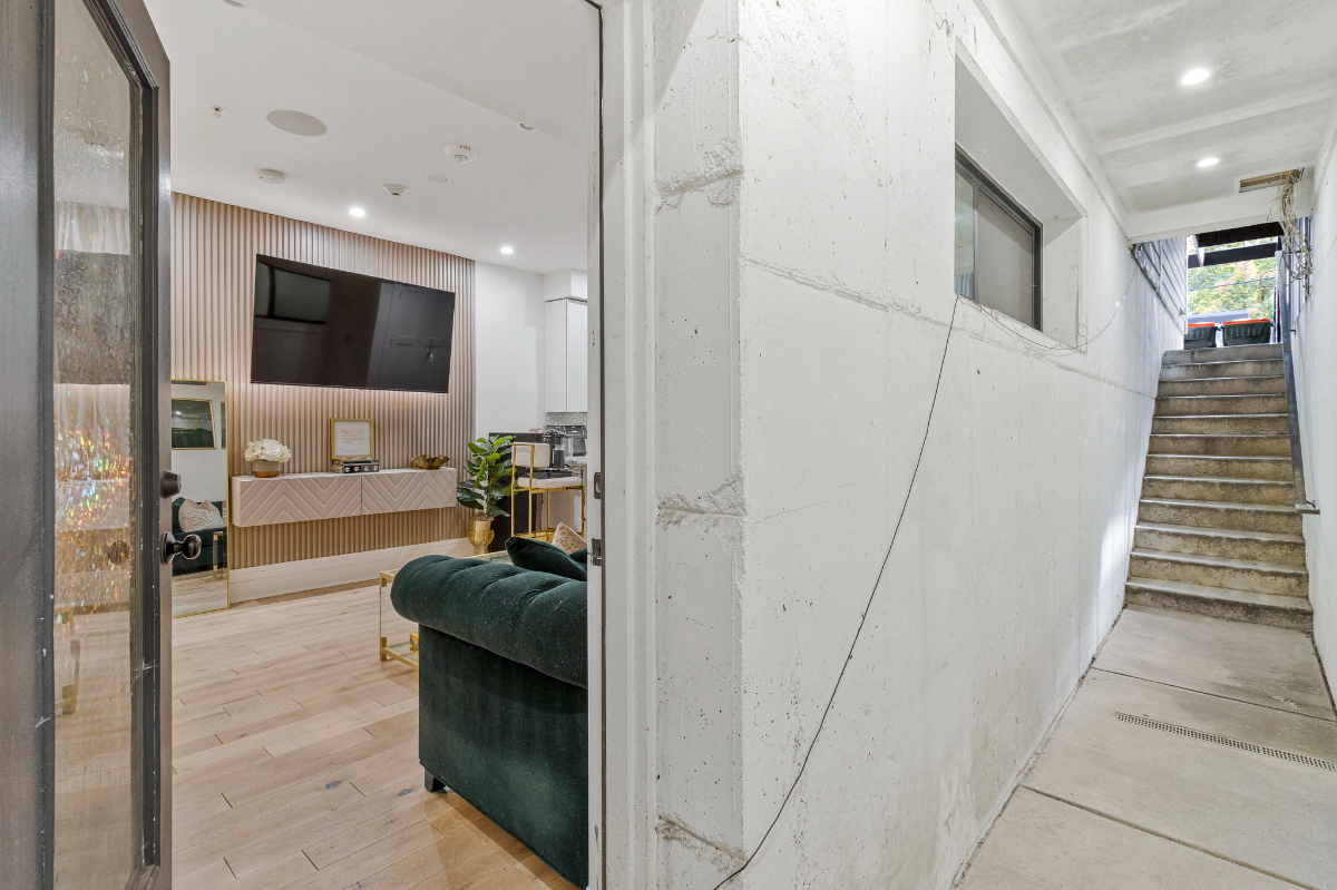 Charming Condo for  Prime Location - Photo 12