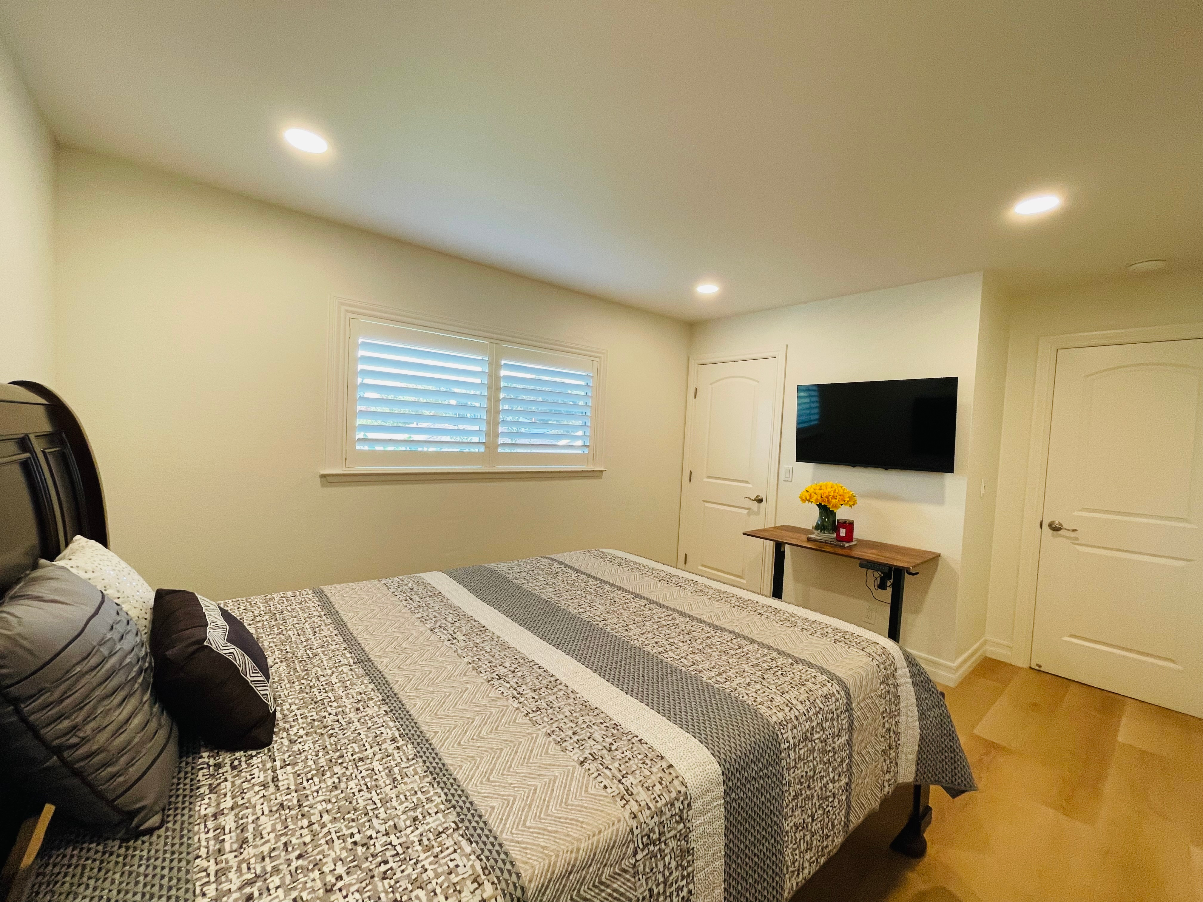 Gorgeous House - Multiple Rooms for Rent, Fully Furnished - Photo 4
