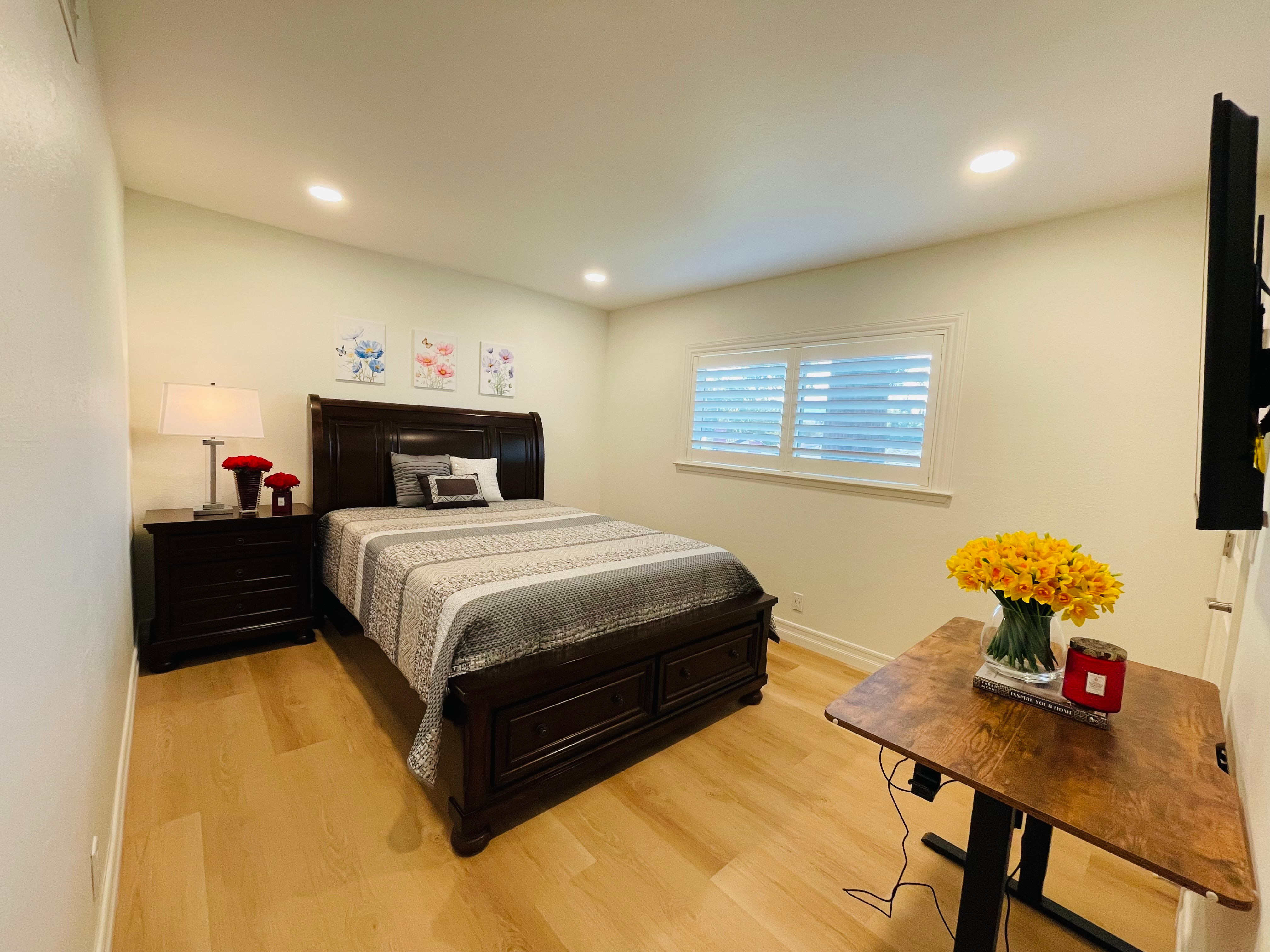 Gorgeous House - Multiple Rooms for Rent, Fully Furnished - Photo 3