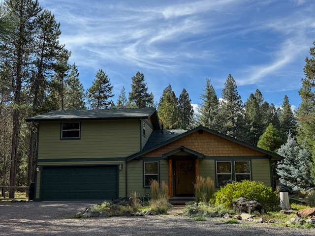 Family-Friendly Riverfront Stay, Forest Views & Easy Mt. Bachelor Access. Prefer long term rental. - Photo 2