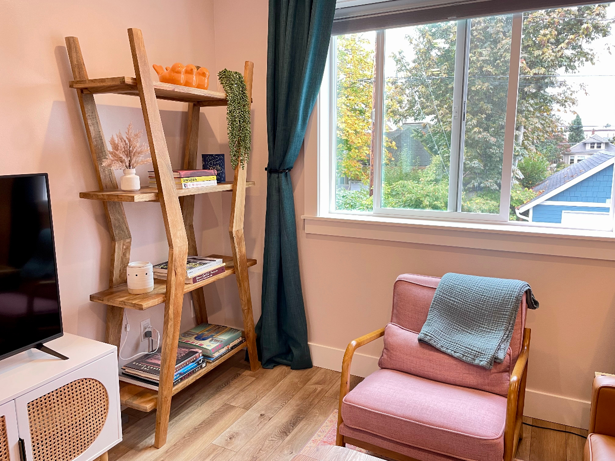 Bright and Cozy Sunnyland Apartment - Photo 2
