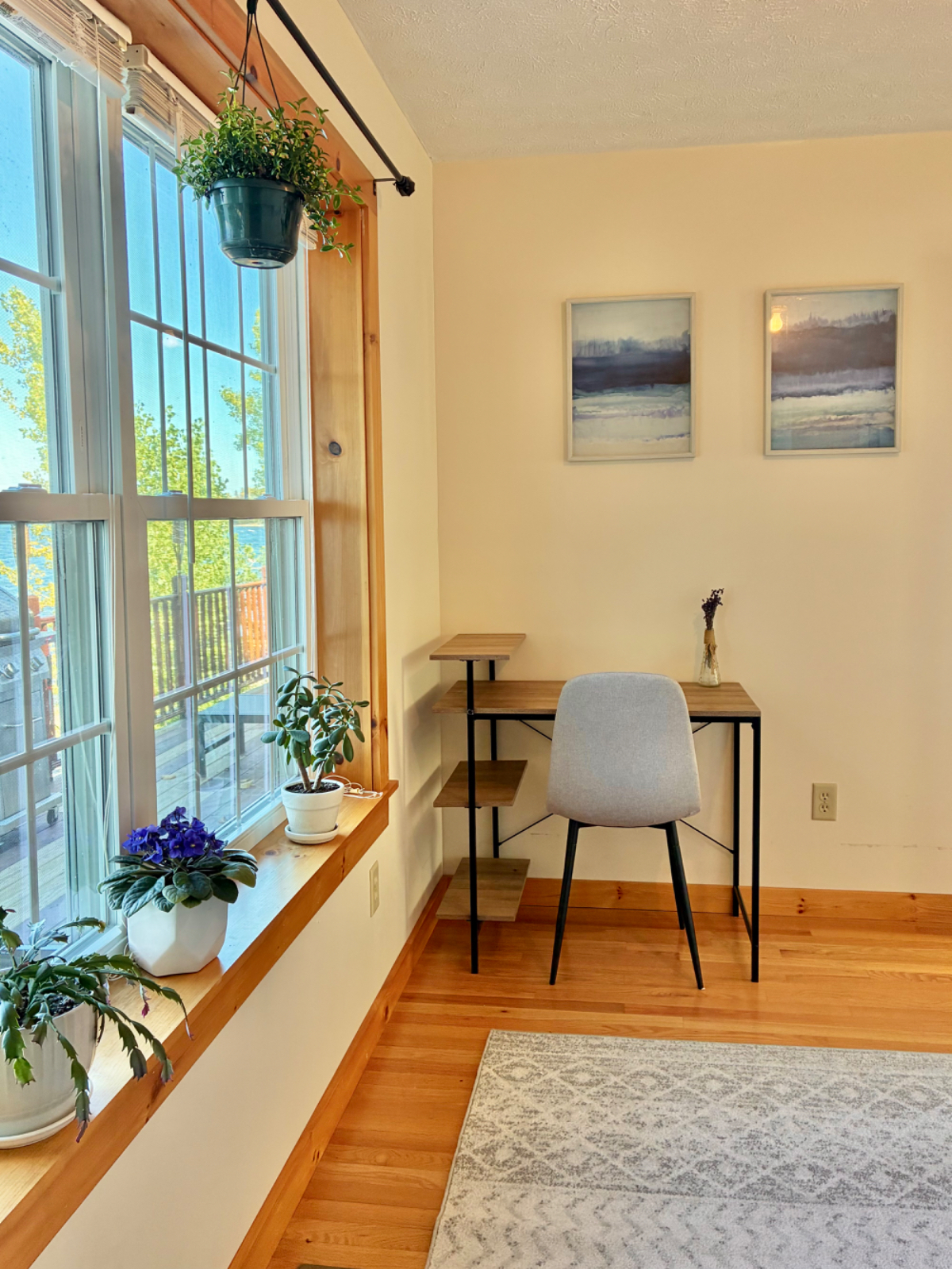 Inviting Lakefront Home - Modern, Clean, Comfortable - Photo 10