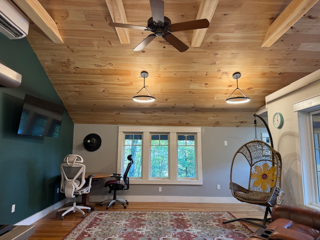 Newly Renovated 2 Bedroom, 1 Bath quiet rd. With a View. Close to I-91. - Photo 3