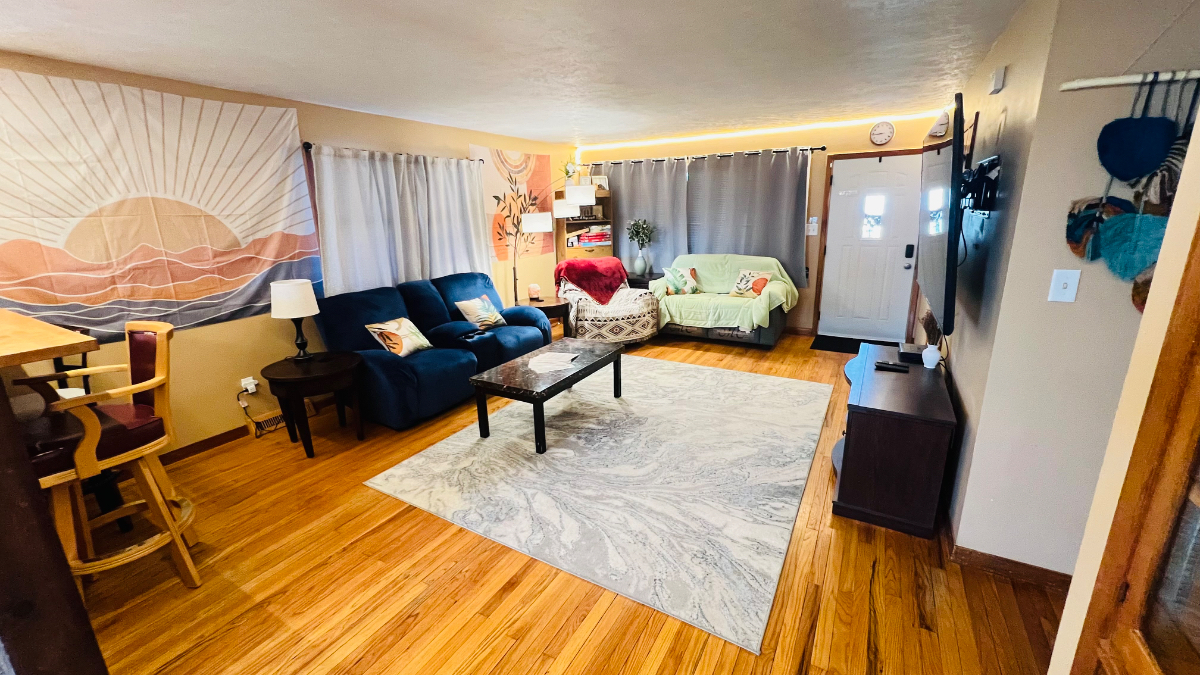 1 queen bedroom private in cozy house near downtown Omaha - Photo 5