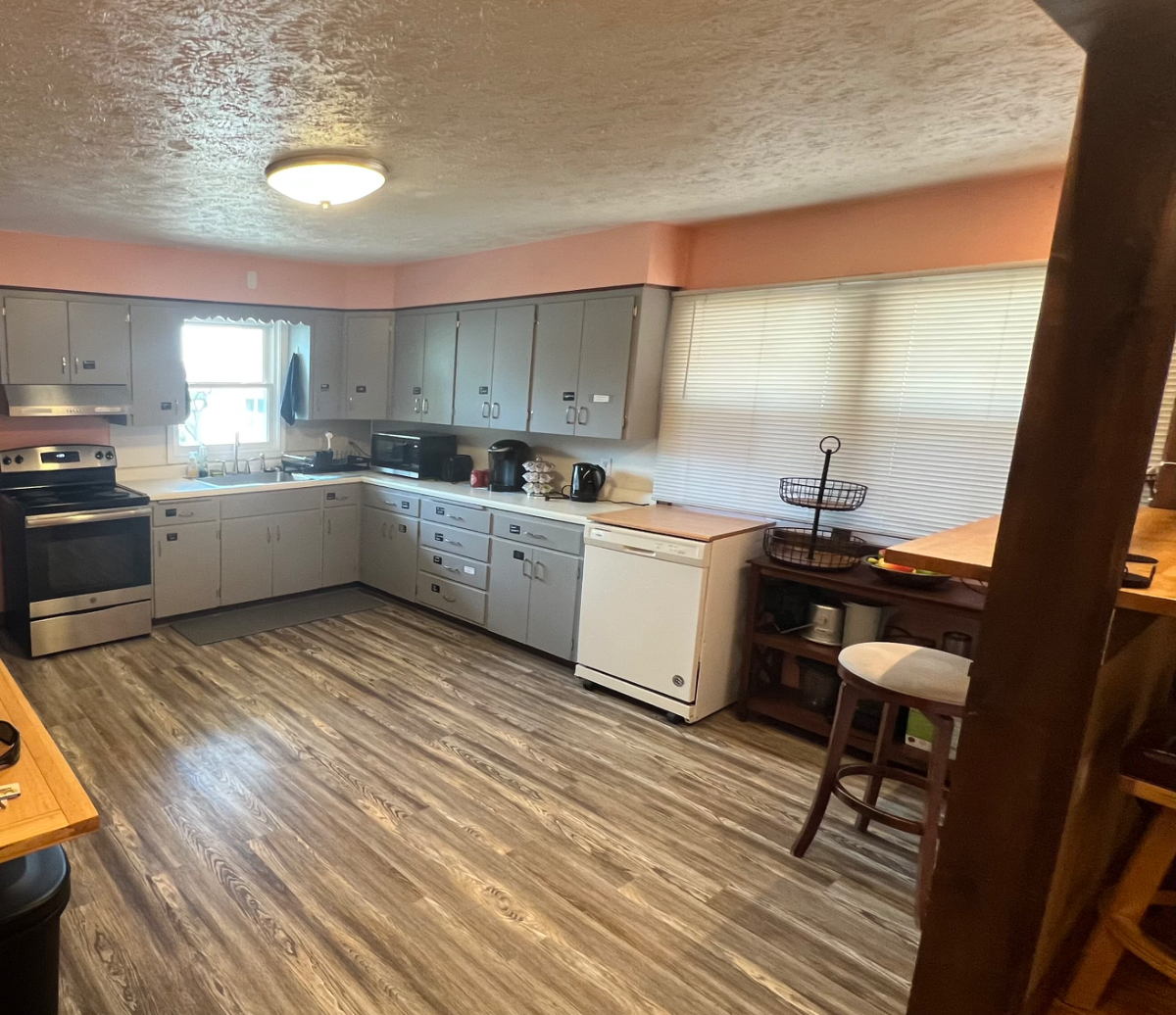 1 queen bedroom private in cozy house near downtown Omaha - Photo 8