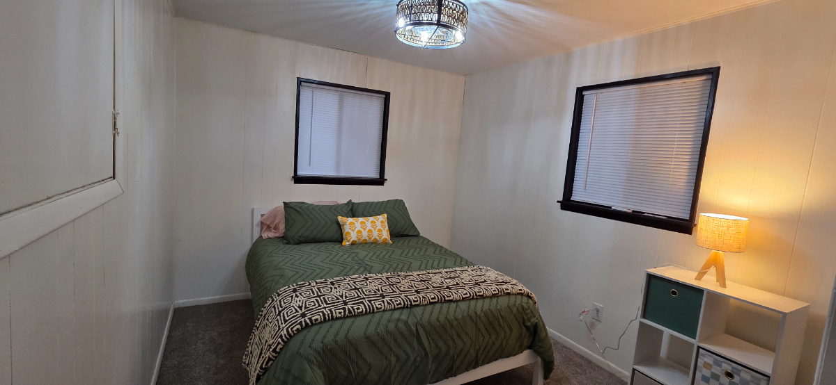Comfort & Convenience Upper Duplex Unit Near WVU Hospitals - Pet Friendly - Photo 4