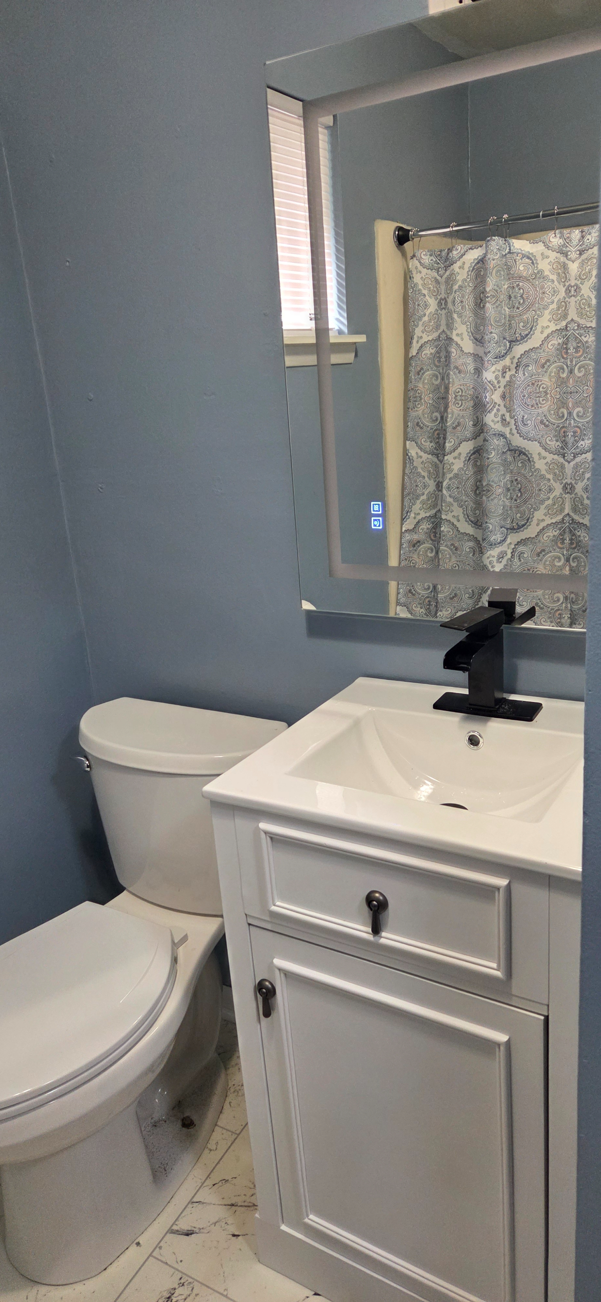 Comfort & Convenience Upper Duplex Unit Near WVU Hospitals - Pet Friendly - Photo 7