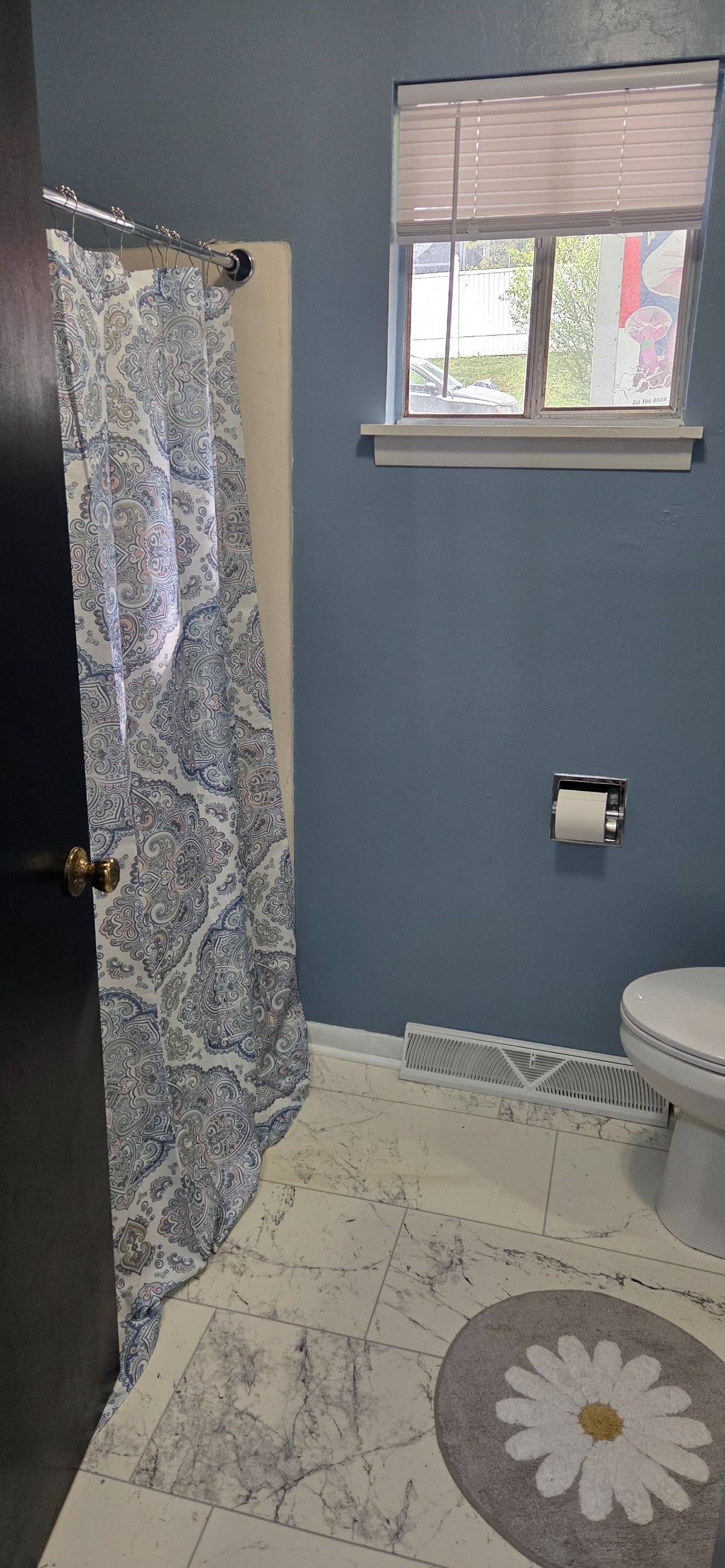 Comfort & Convenience Upper Duplex Unit Near WVU Hospitals - Pet Friendly - Photo 6