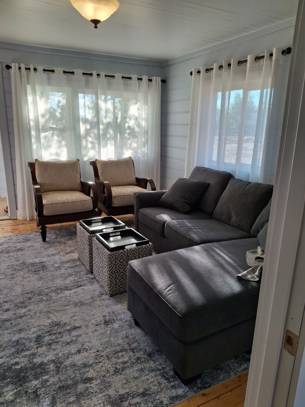 Cozy, remodelled 1950s home - Photo 6