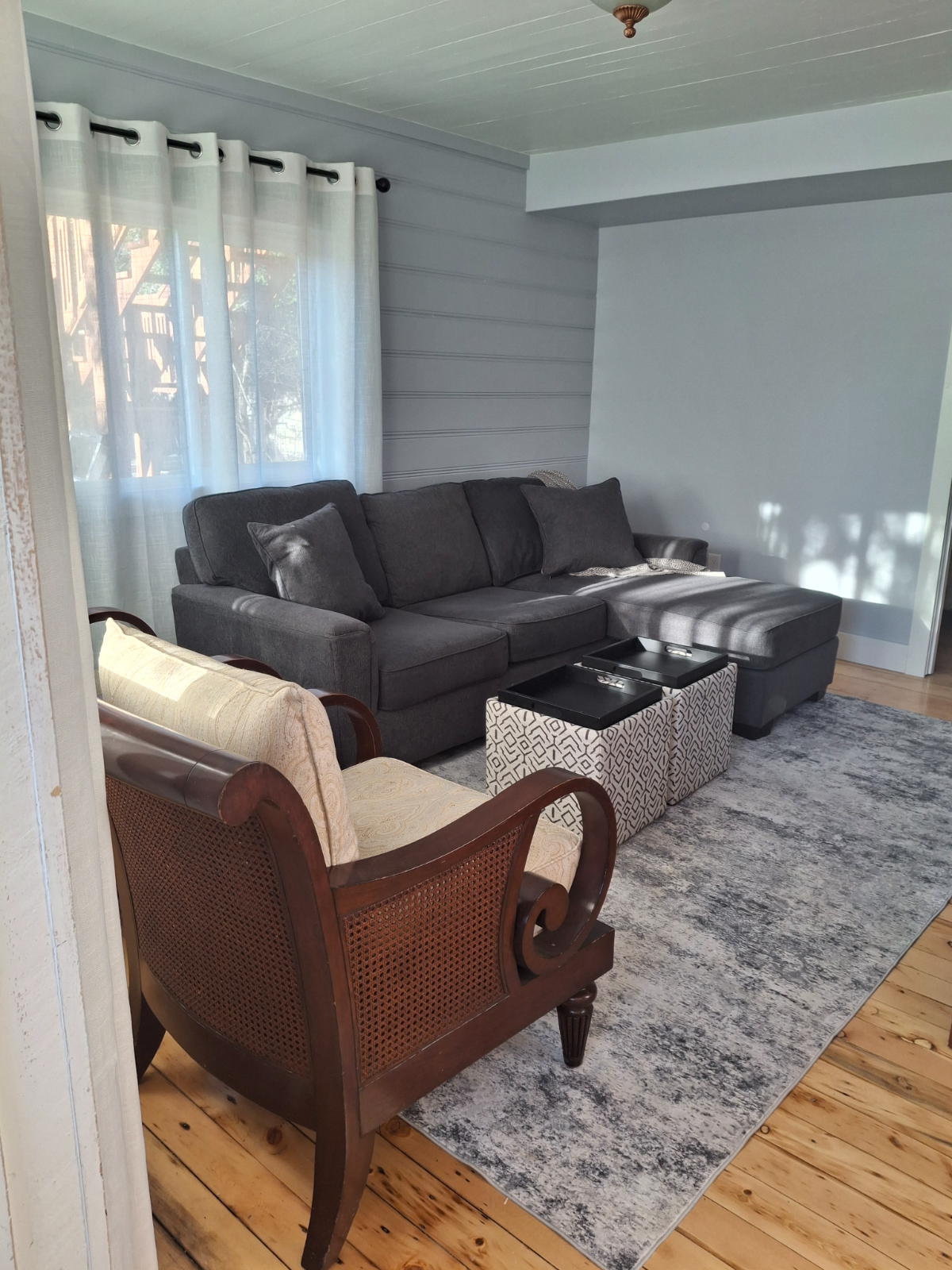 Cozy, remodelled 1950s home - Photo 5
