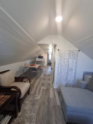 Cozy, remodelled 1950s home - Photo 6