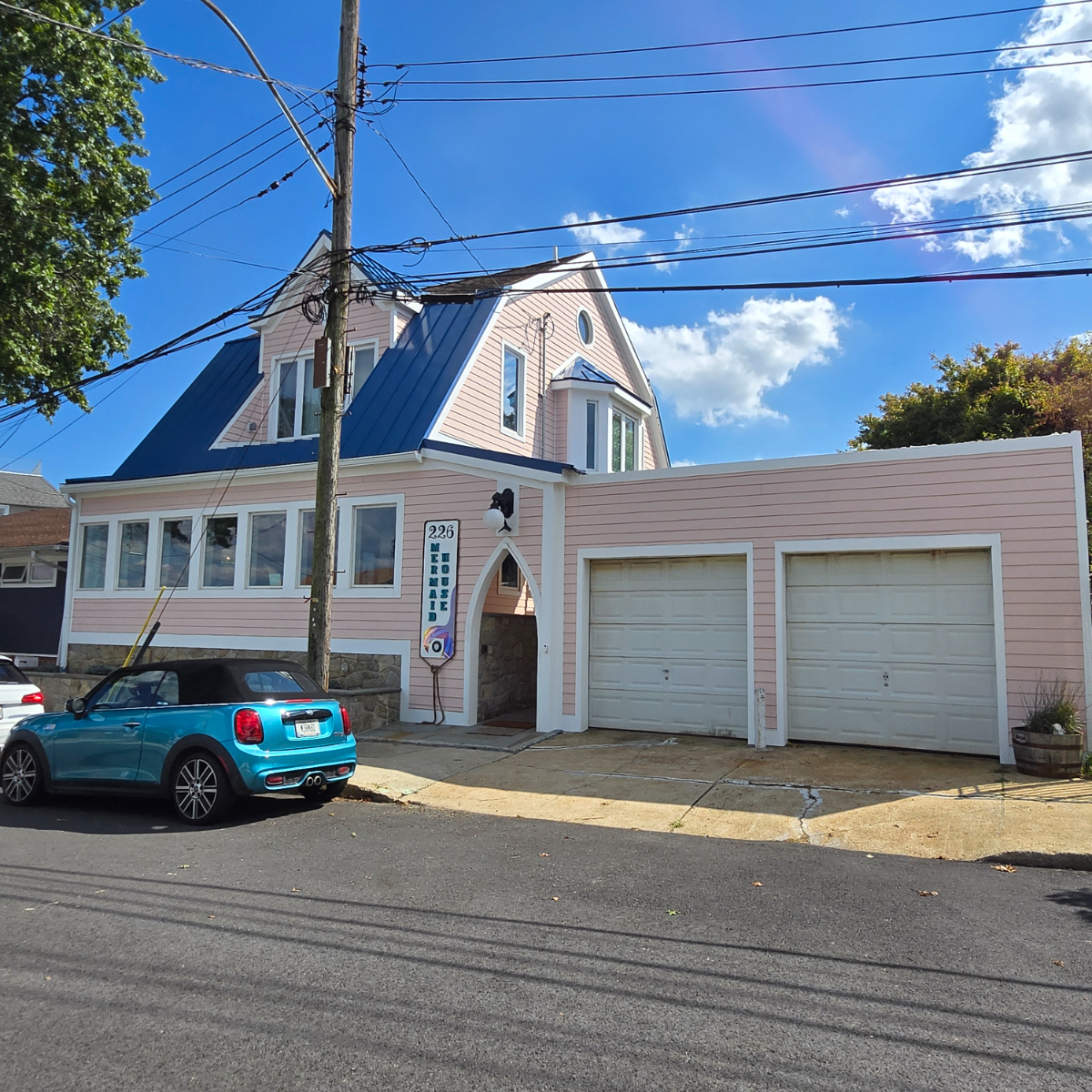 Tenant moving out at end of the month! First floor waterfront studio with dedicated workspace, queen - Photo 8
