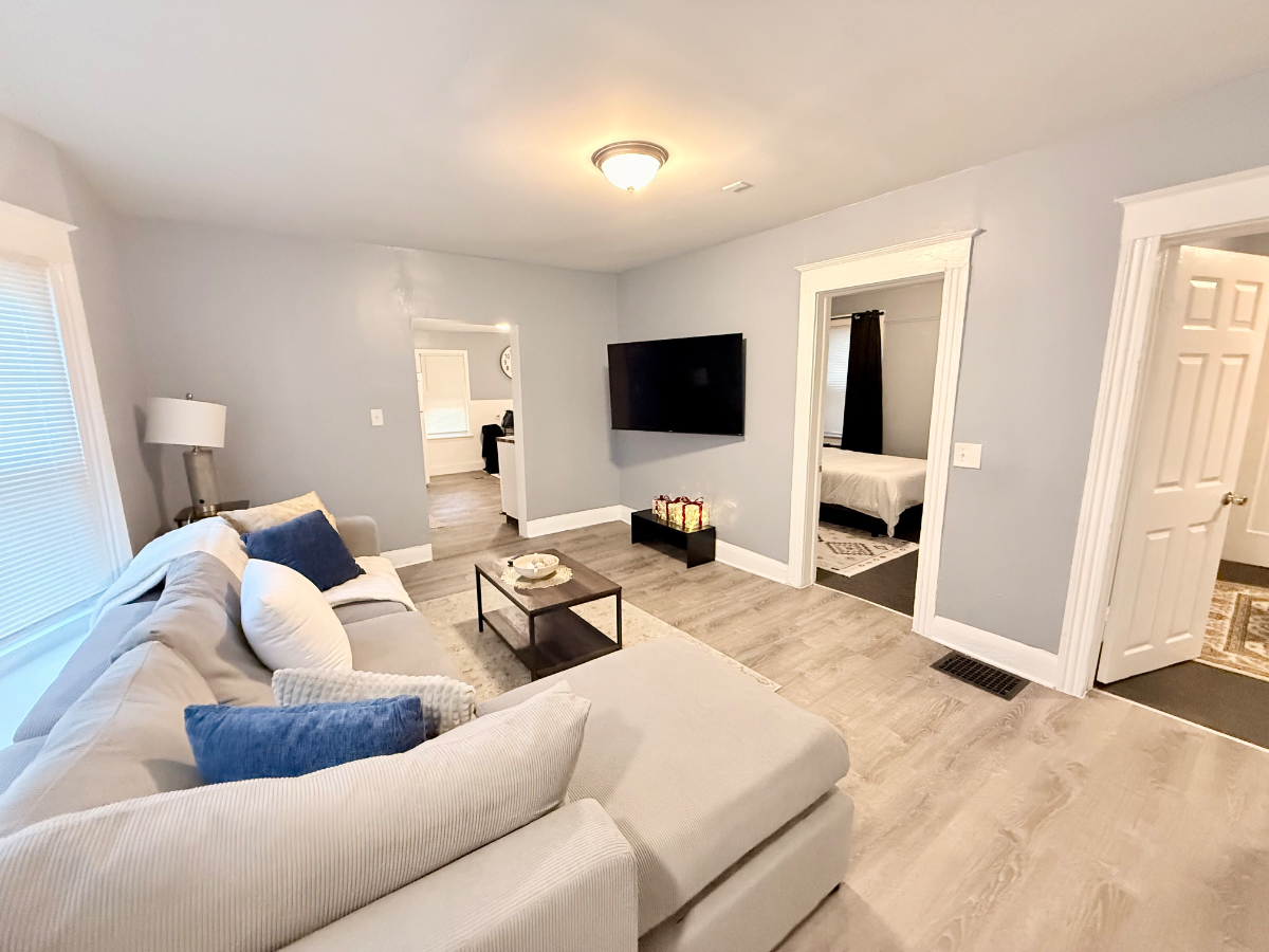 Renovated cozy 2 bedroom near Uof R and Major... - Photo 3