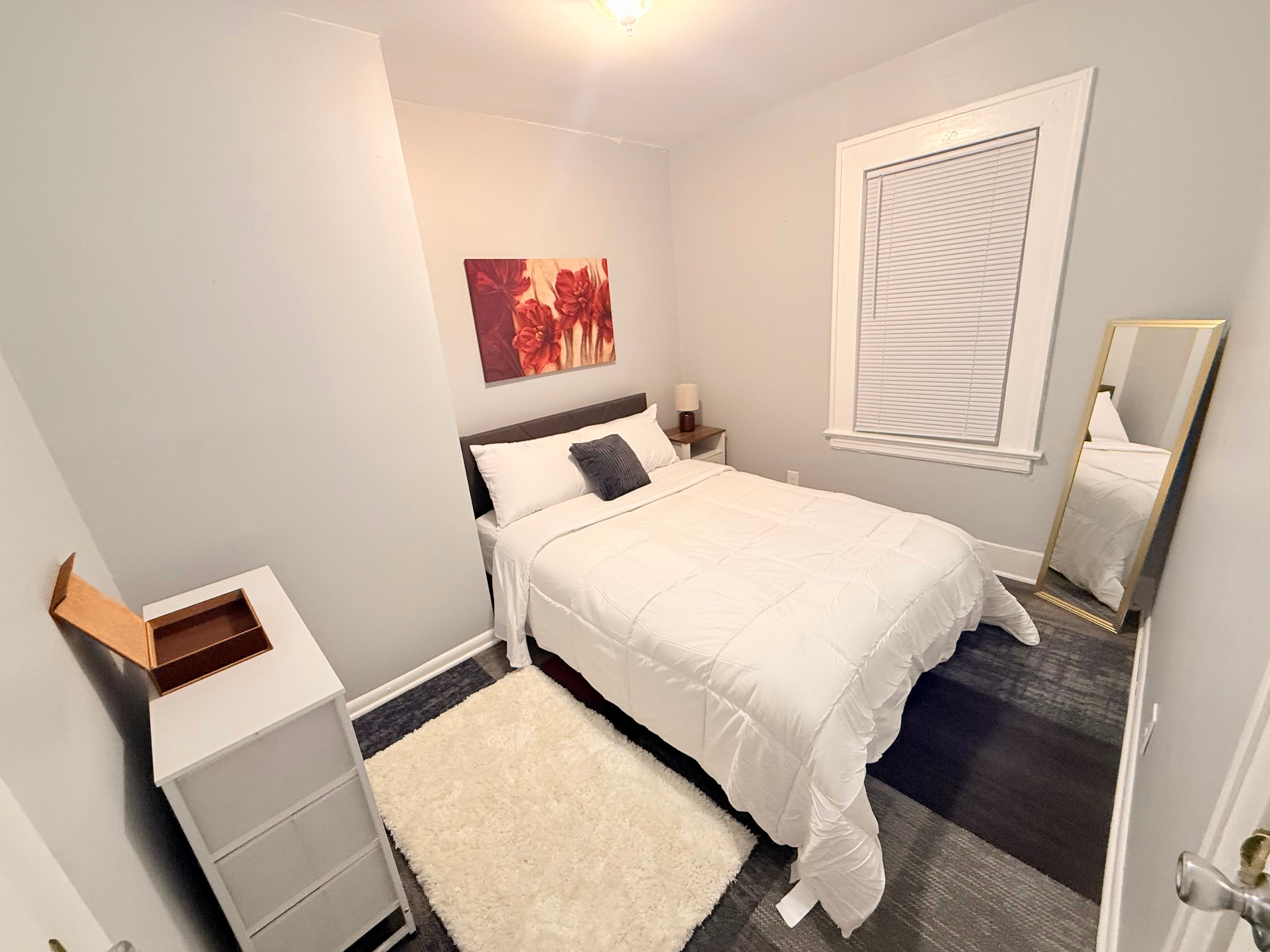 Renovated cozy 2 bedroom near Uof R and Major... - Photo 8