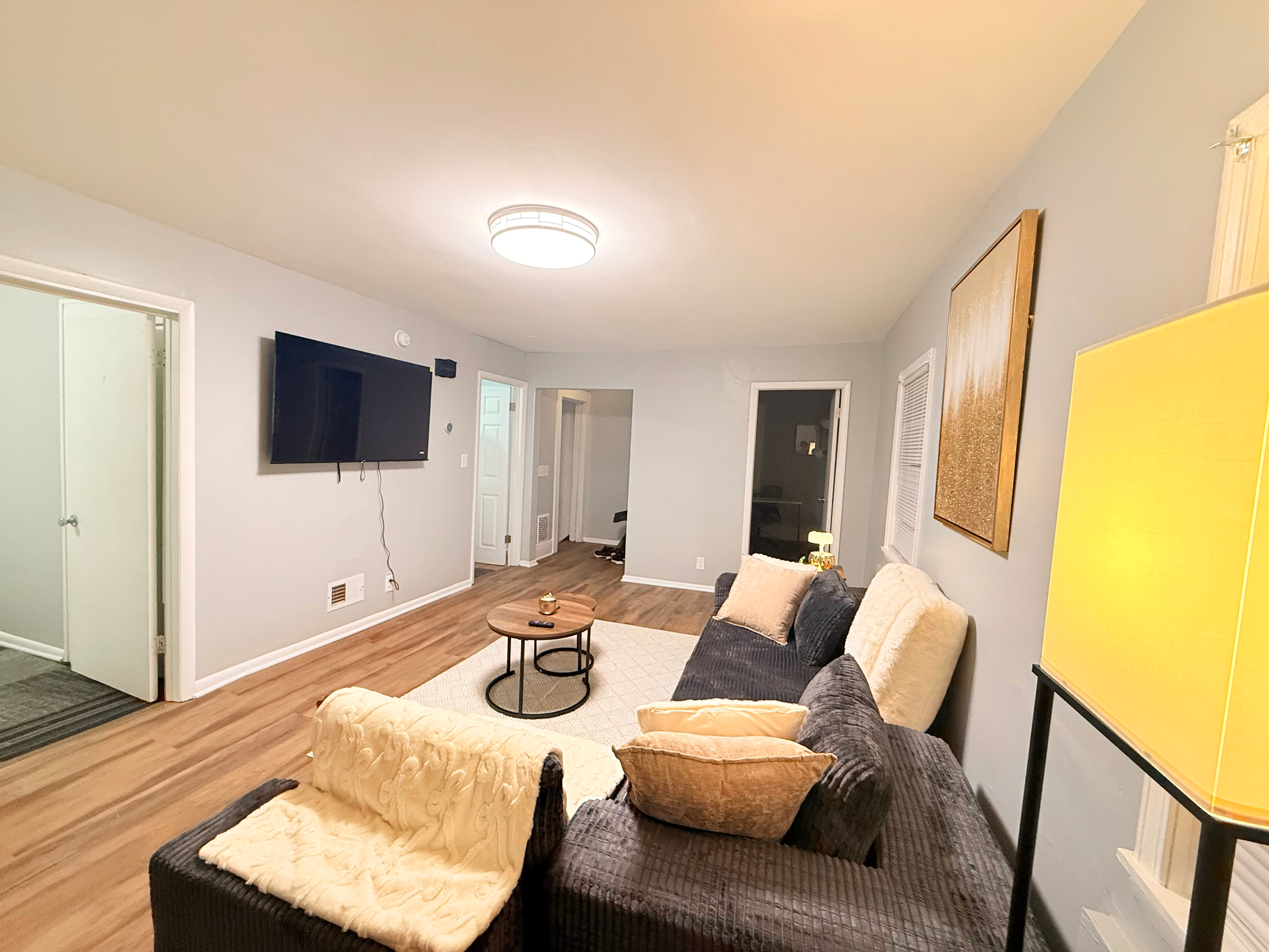 Renovated cozy 2 bedroom near Uof R and Major... - Photo 3
