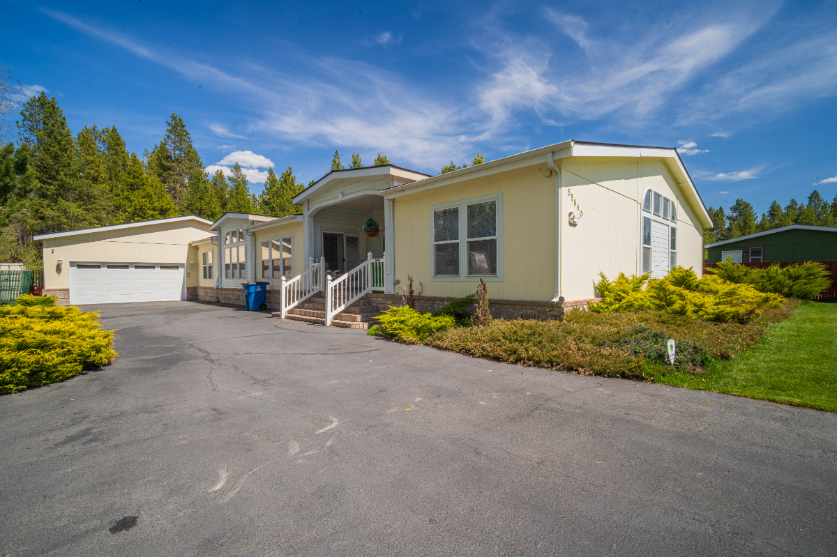 Just outside of Sunriver - Full home with fenced yard - Photo 6