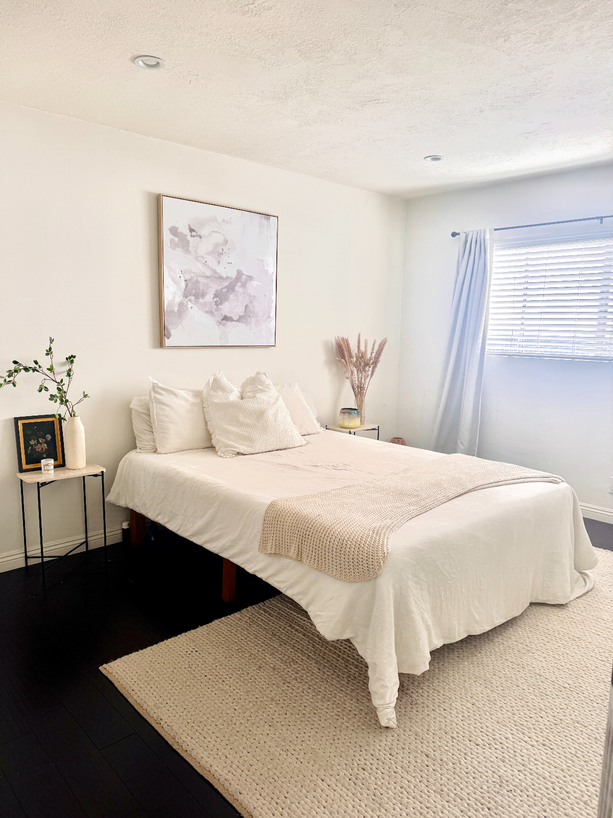 Chic and Serene West Hollywood Room with Walk-In Closet & En-Suite - Photo 2