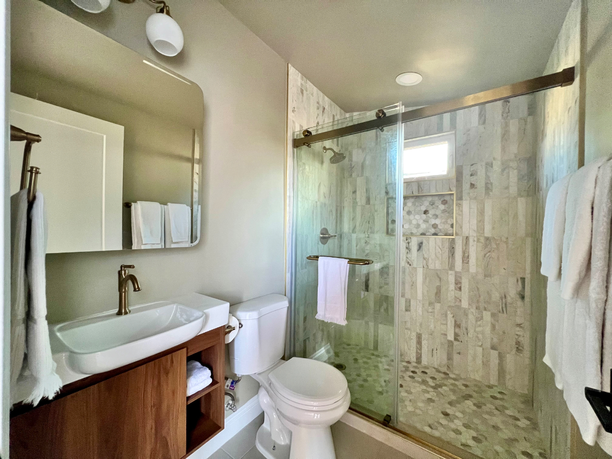 Hawk's Nest - New 2 BR/1 BA - Photo 3