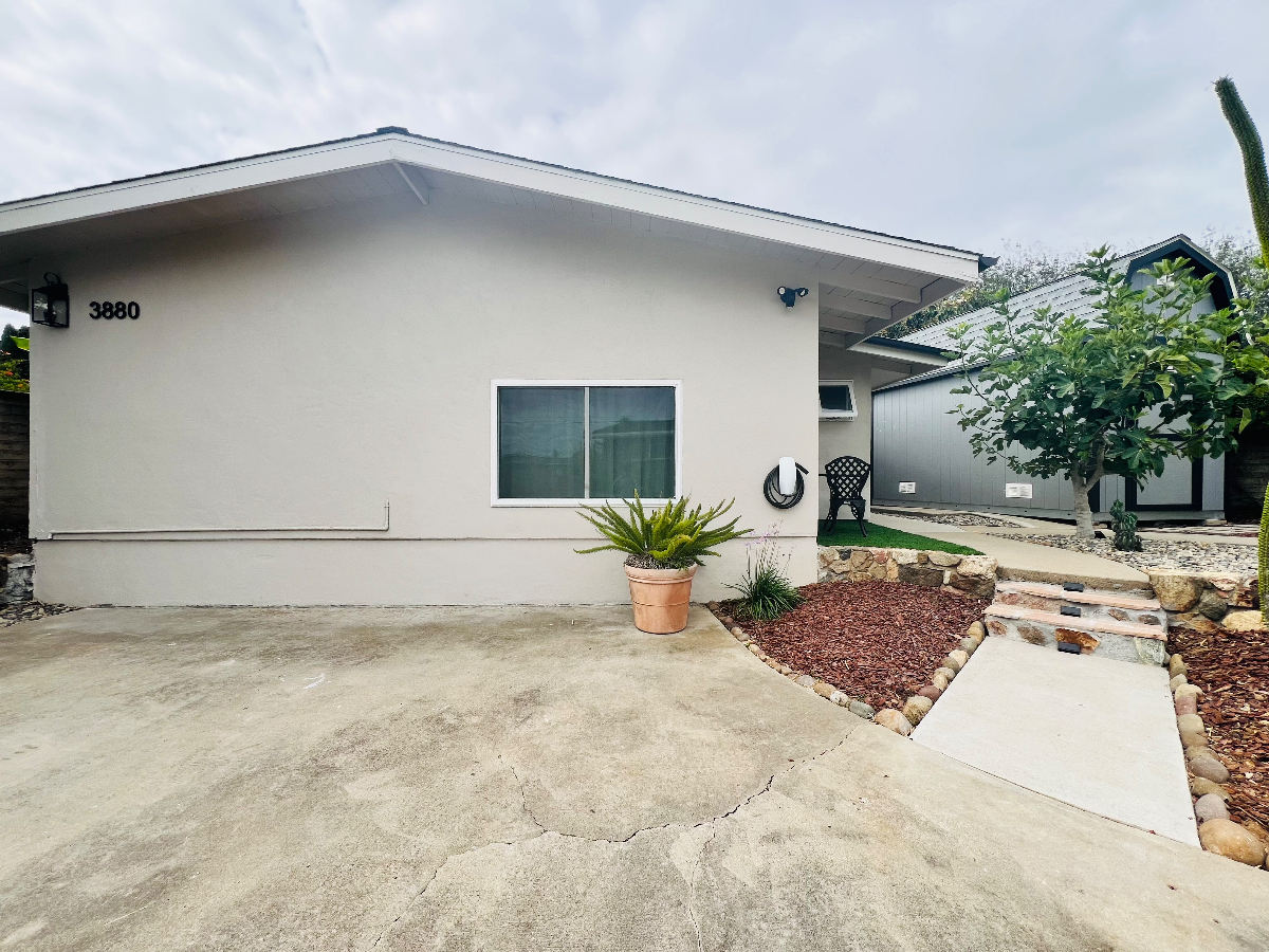 Hawk's Nest - New 2 BR/1 BA - Photo 1