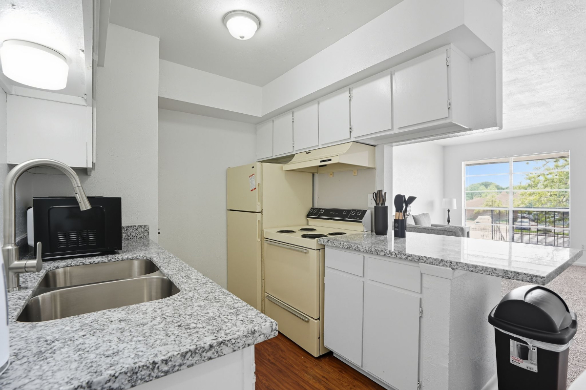 Furnished Apt in College Station -Near Major Hospitals & Texas A&M University - Photo 8