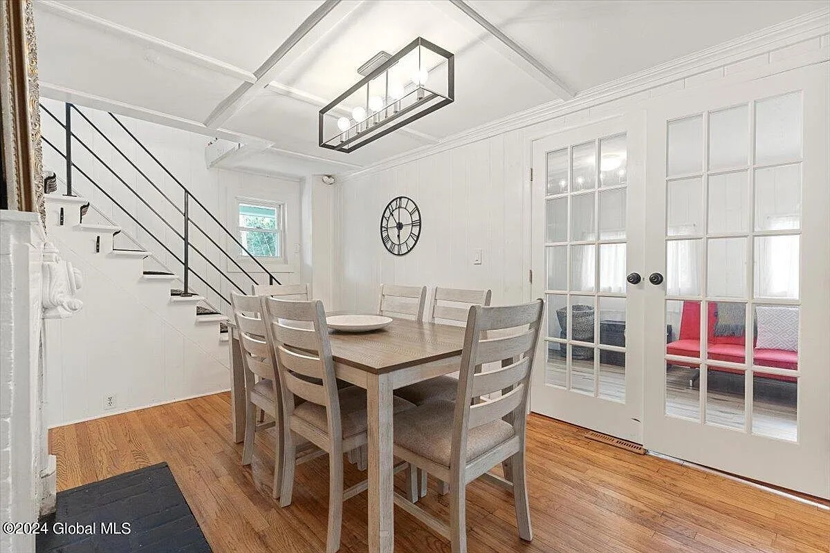 Charming Saratoga Stay with Porch Vibes & Backyard BBQs - Photo 7