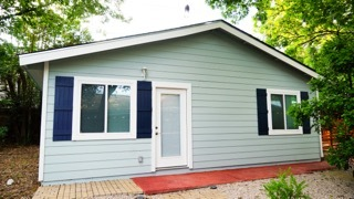 Stylish 1-Bedroom Apartment with Full Kitchen, In-Unit Laundry & Outdoor Deck - Utilities Included - Photo 2