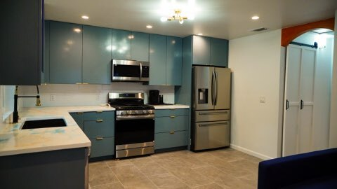 Stylish 1-Bedroom Apartment with Full Kitchen, In-Unit Laundry & Outdoor Deck - Utilities Included - Photo 4