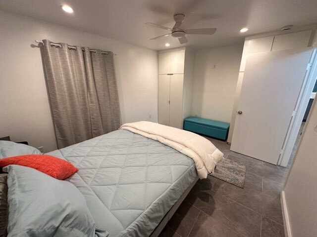 Stylish 1-Bedroom Apartment with Full Kitchen, In-Unit Laundry & Outdoor Deck - Utilities Included - Photo 10