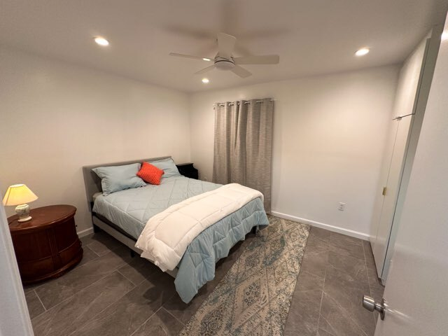 Stylish 1-Bedroom Apartment with Full Kitchen, In-Unit Laundry & Outdoor Deck - Utilities Included - Photo 11