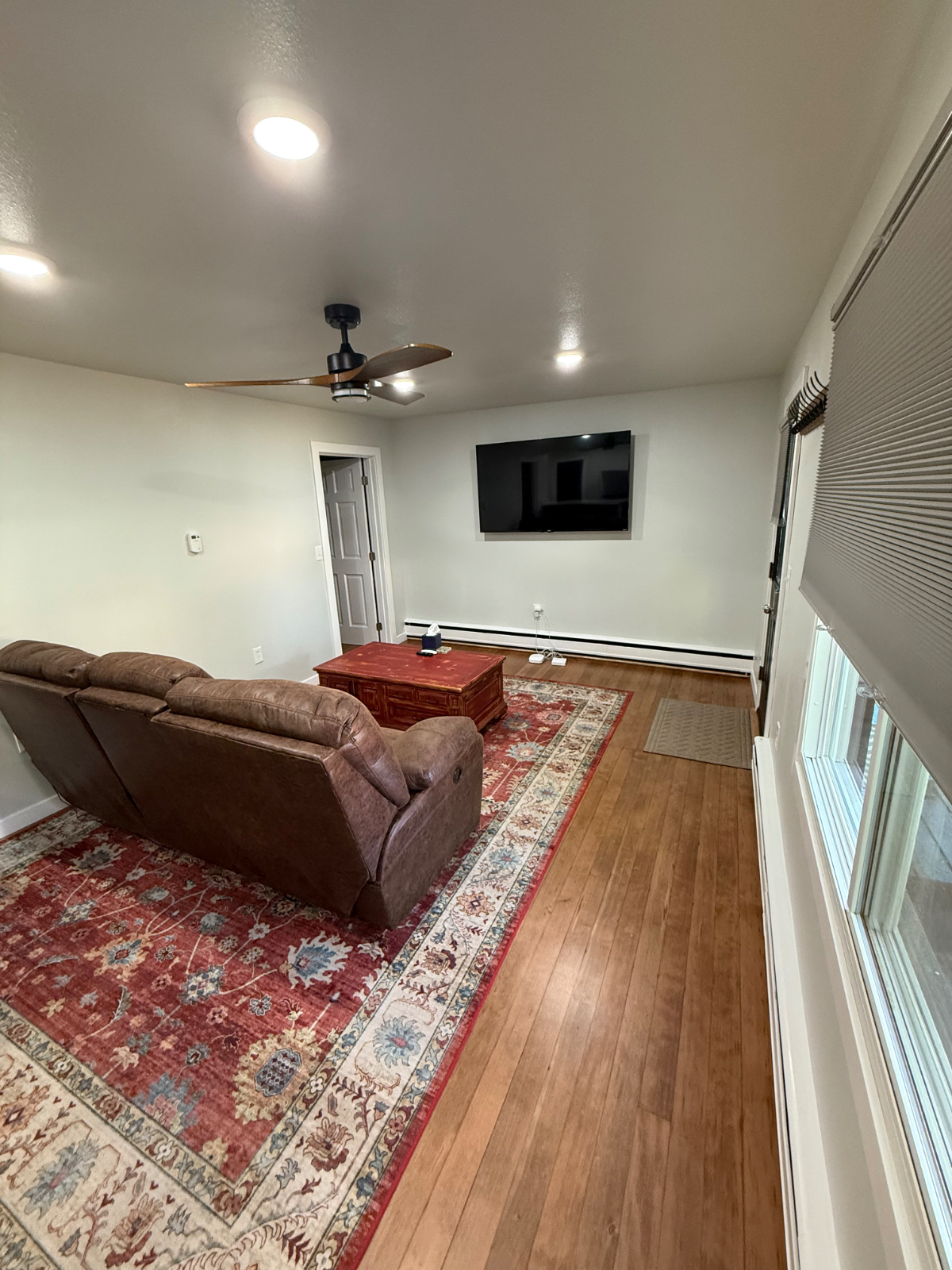 2 Bed 1 Bath Apartment Close to Downtown Sheridan with Great Amenities - Photo 4