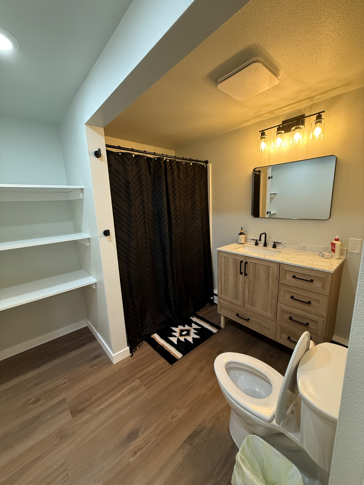 2 Bed 1 Bath Apartment Close to Downtown Sheridan with Great Amenities - Photo 8
