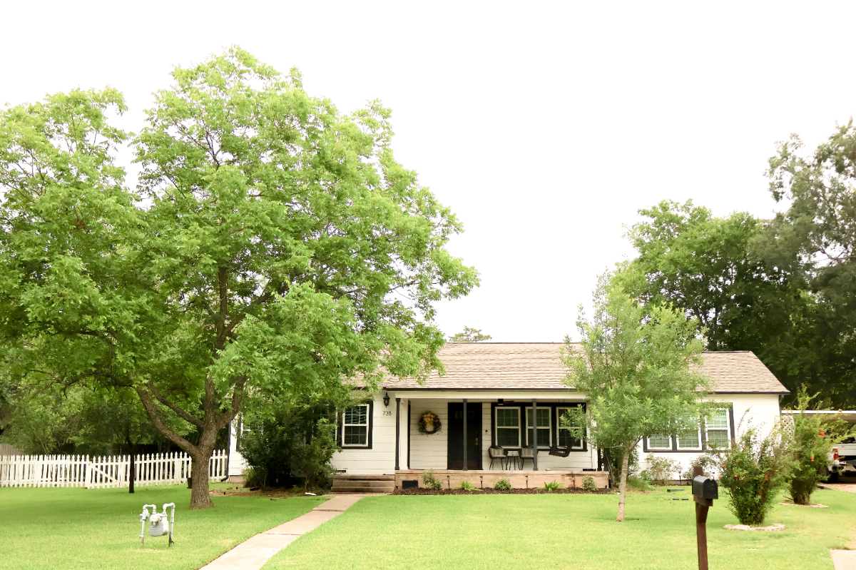 Quiet Cottage in Central Location - Photo 1
