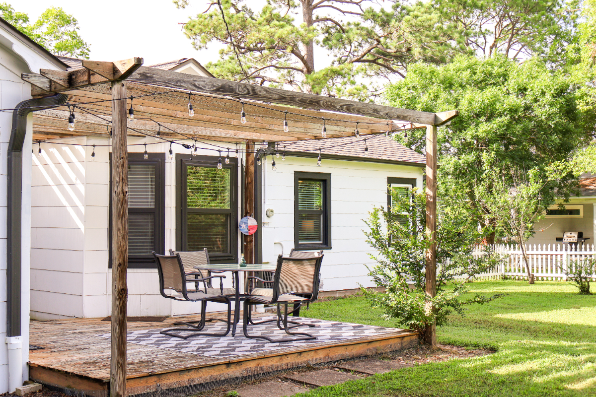 Quiet Cottage in Central Location - Photo 11