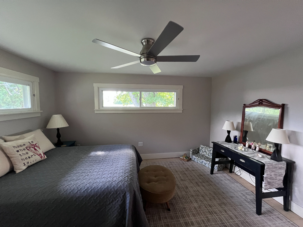 Peaceful Lakeview Home Perfect for Travel Professionals - Photo 11