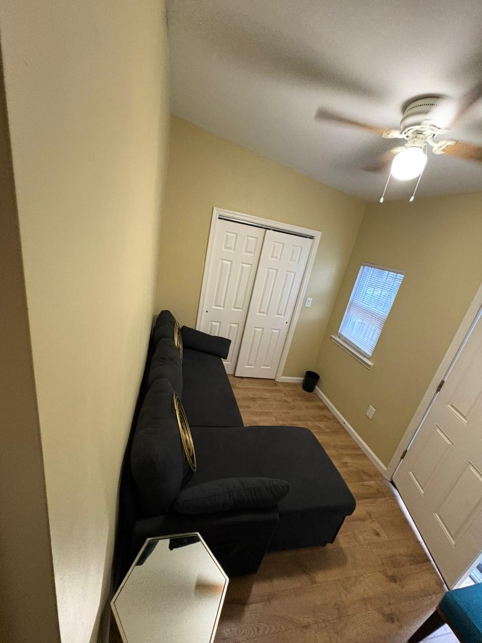 1 Bed 1 Den 2 Bath Fully Furnished - Photo 8