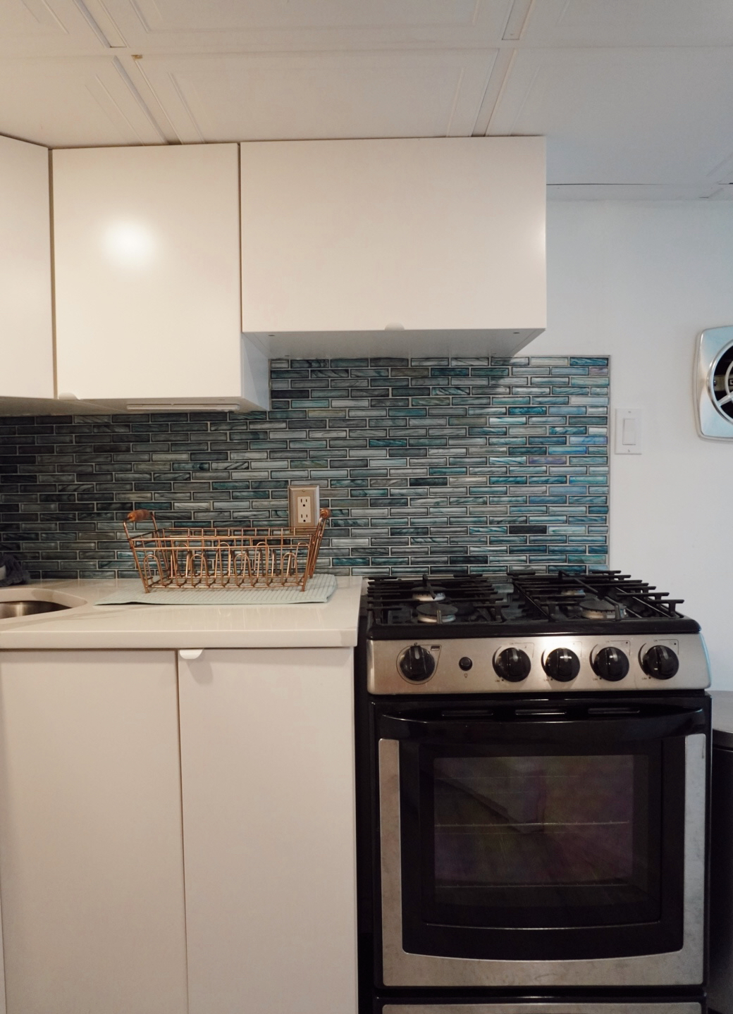 Beautiful Fully Renovated 2bd/1ba Apartment W/D - Photo 7