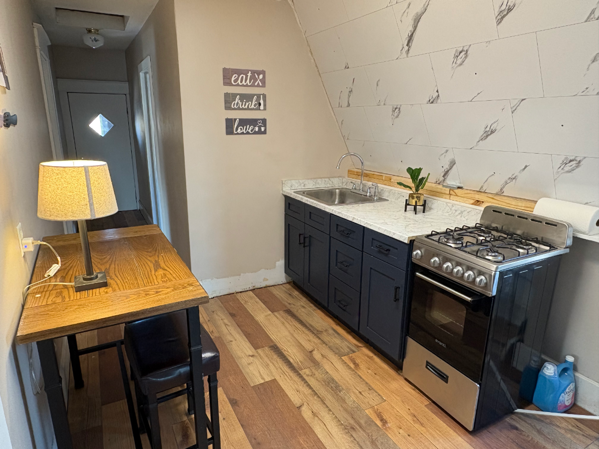2 Bedroom in the Boulevards - Photo 2