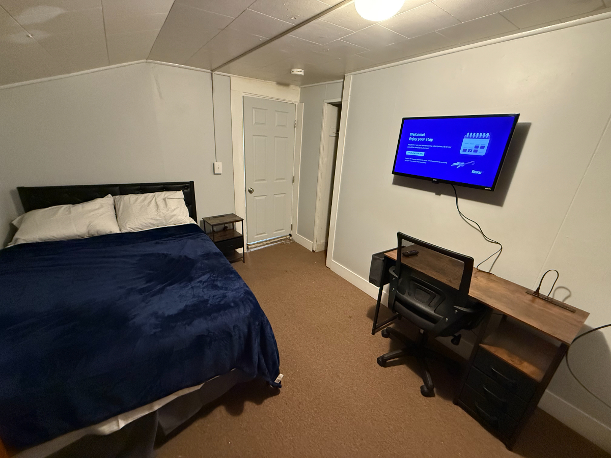 Oneonta Furnished Room - Photo 3