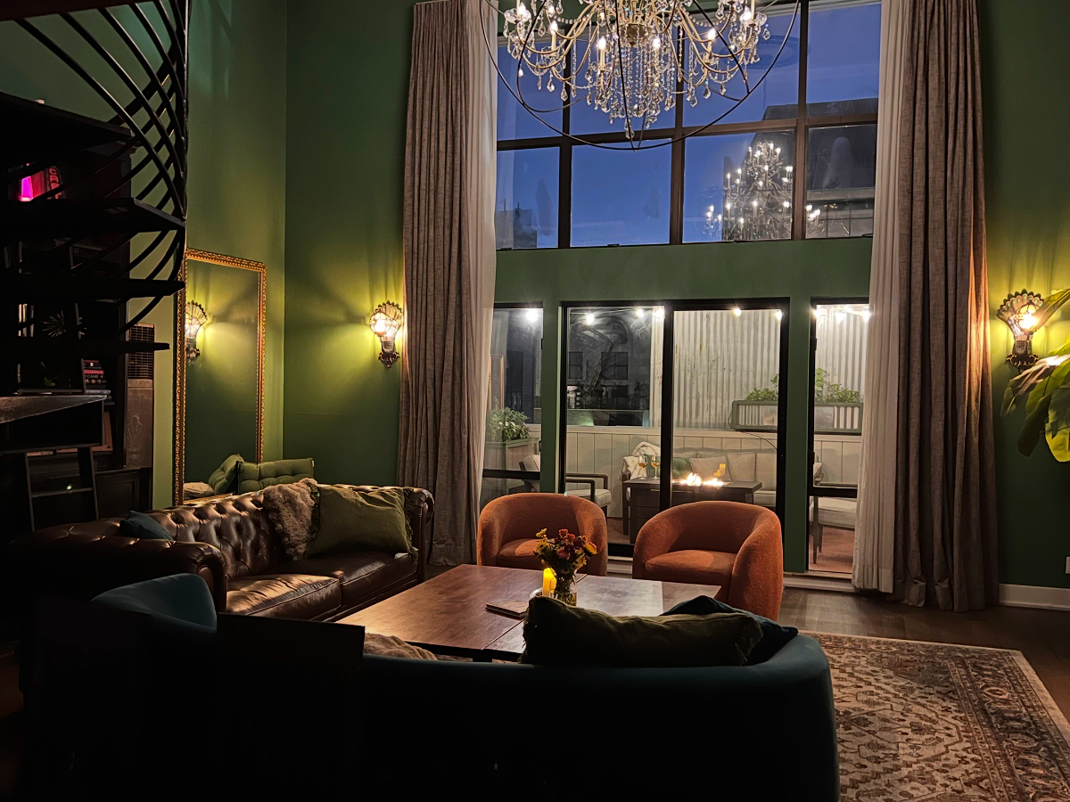 Chic Loft Apartment with large Balcony and Parking, - Photo 1