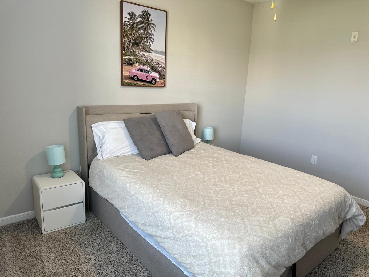 Comfortable 2BR Getaway Close to The Woodlands - Photo 4