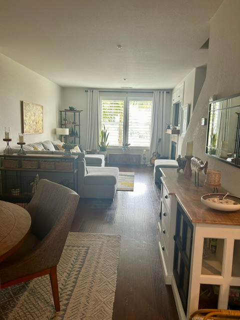 Close to Oceanside Harbor and Beach-Stylish Haven in Oceanside - Photo 2